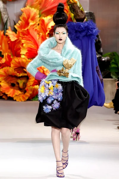 Look 11